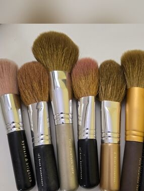 Bare Escentuals brushes. Lot Of 9. Used